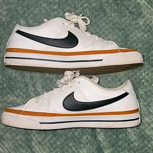 Nike Court Legacy